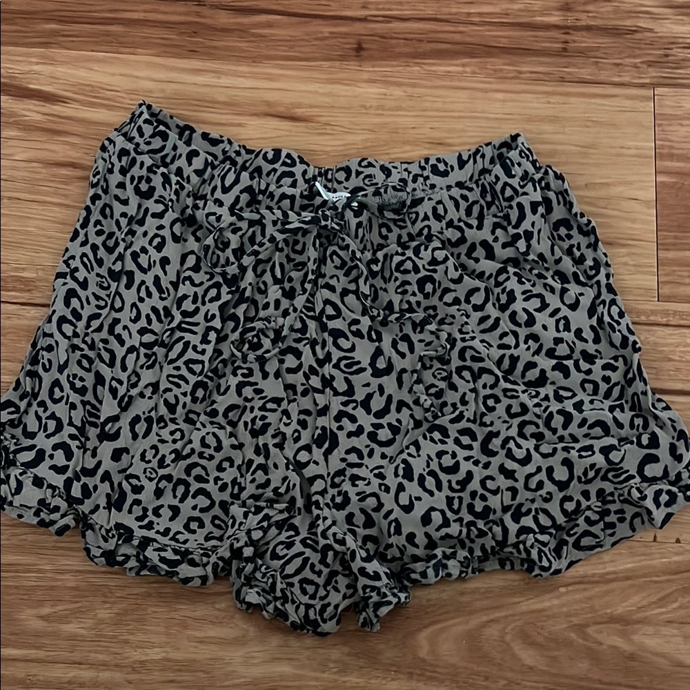 High Waist Black and Tan Shorts with Ruffled Hem